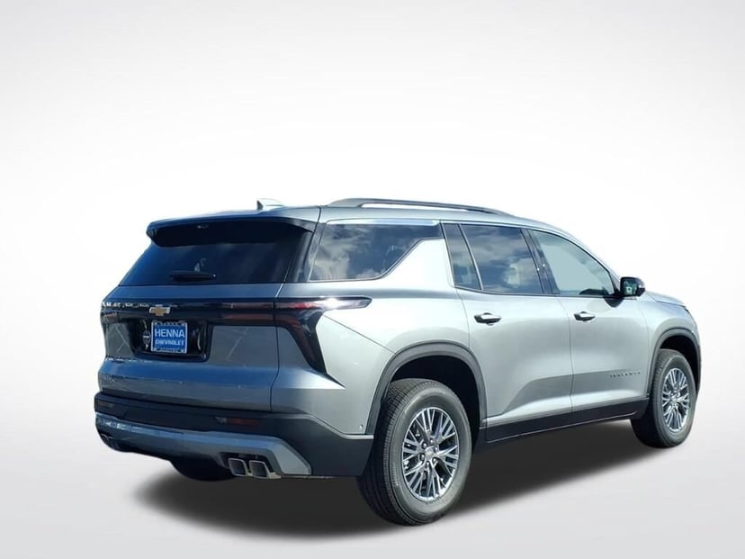 2026 Chevrolet Traverse - Image 2
