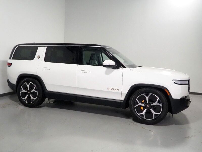 2024 Rivian R1S - Image 1