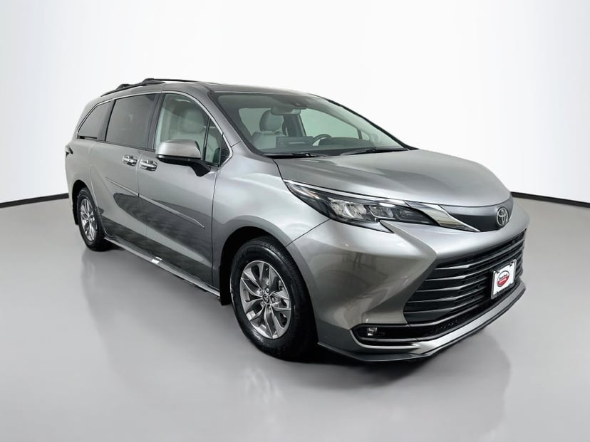 2026 Toyota Sienna - Image 1