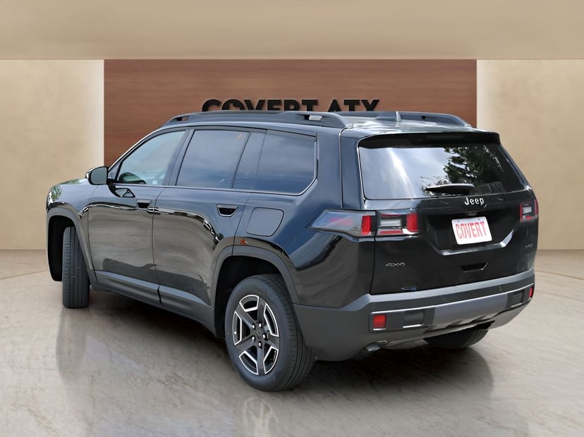 2026 Jeep Cherokee Laredo - Image 3