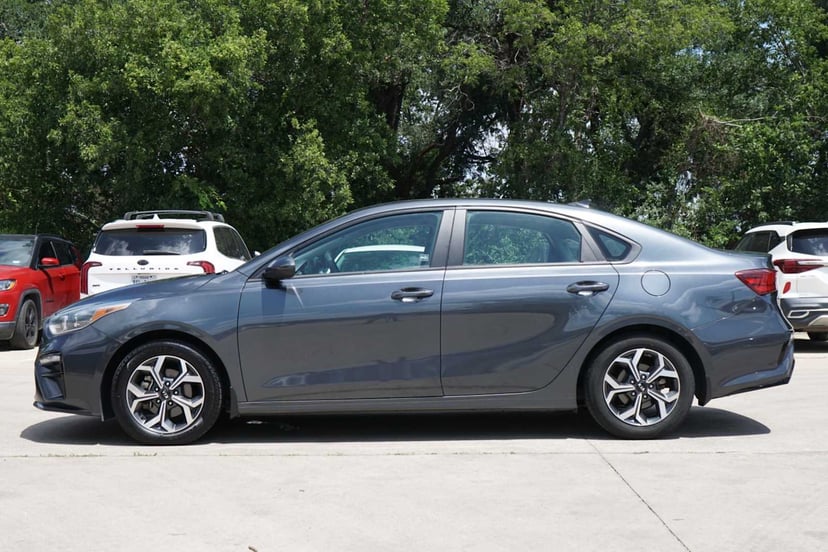 2021 Kia Forte - Image 2
