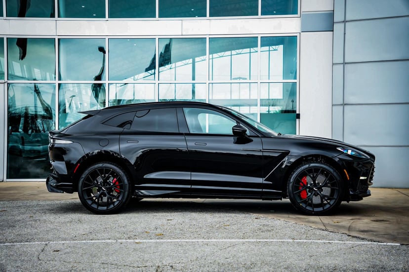 2025 Aston Martin DBX - Image 2
