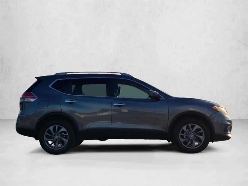 2016 Nissan Rogue - Image 1