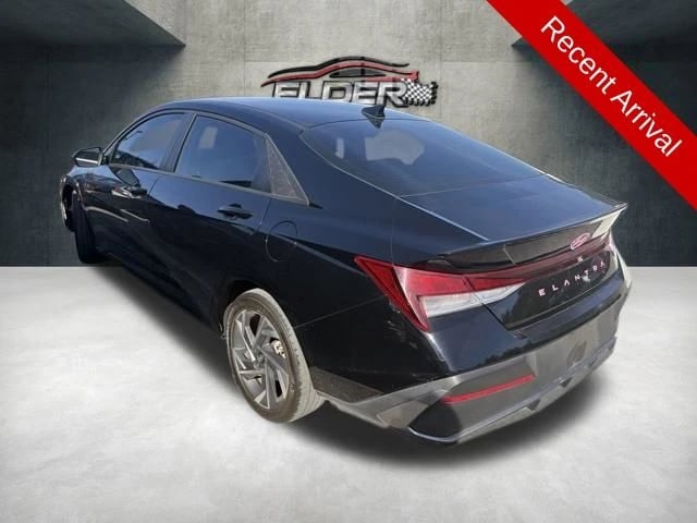 2025 Hyundai Elantra - Image 2