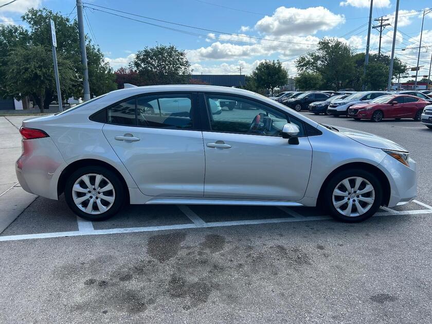 2021 Toyota Corolla - Image 2