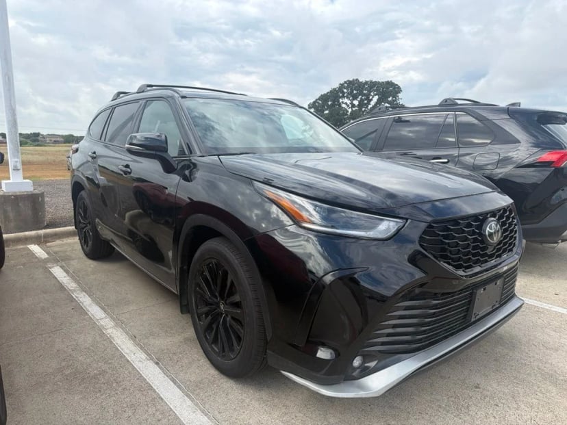 2024 Toyota Highlander - Image 1