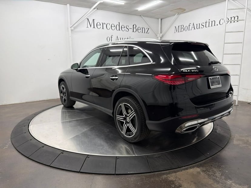 2027 Mercedes-Benz GLC - Image 3