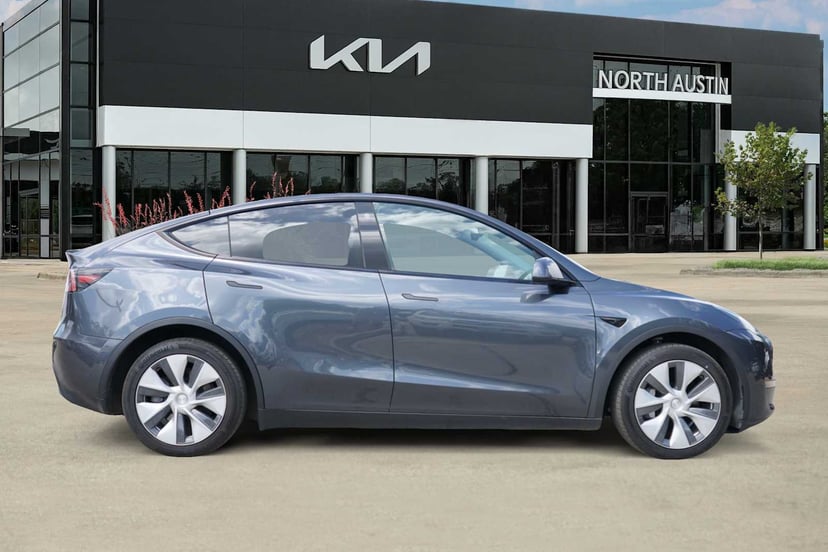 2022 Tesla Model Y - Image 3