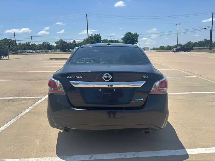 2014 Nissan Altima - Image 2