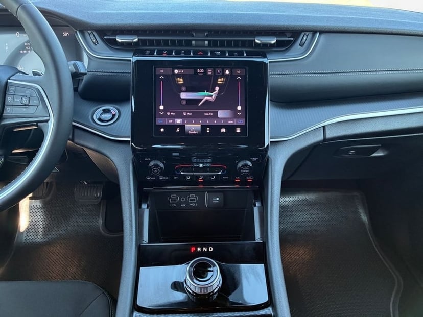 2026 Jeep Grand Cherokee L - Image 2