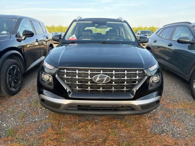 2025 Hyundai Venue - Image 3