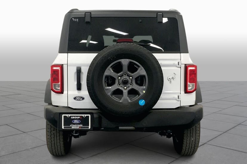 2026 Ford Bronco - Image 2