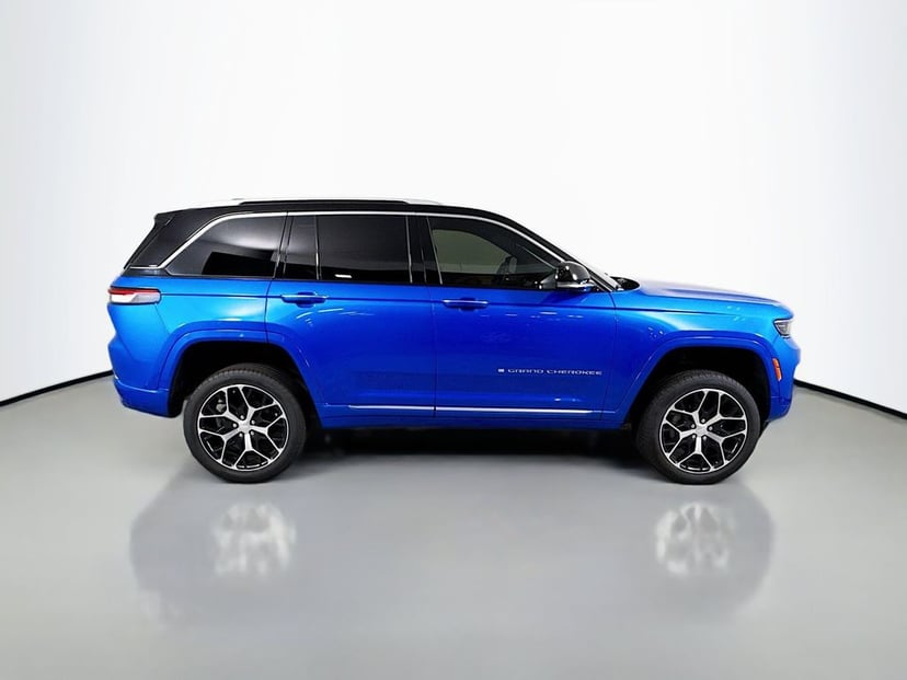 2024 Jeep Grand Cherokee - Image 3