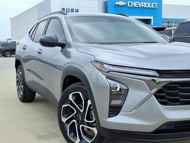 2025 Chevrolet Trax - Image 2