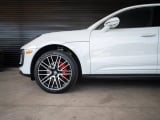 2026 Porsche Macan - Preview 11