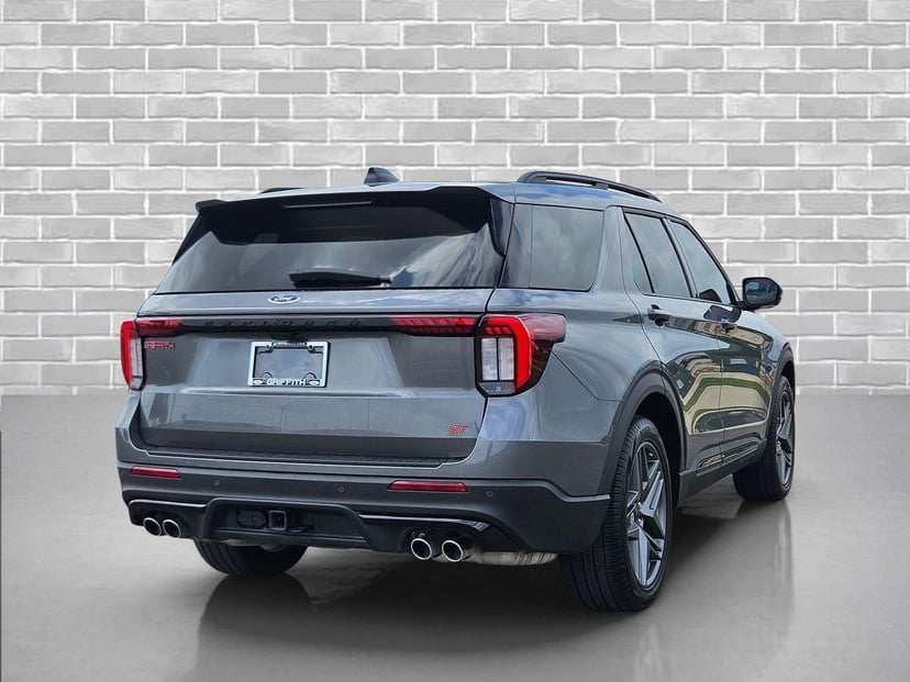 2026 Ford Explorer - Image 2