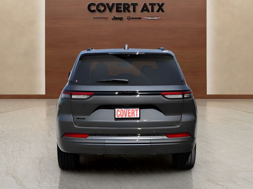 2026 Jeep Grand Cherokee - Image 2