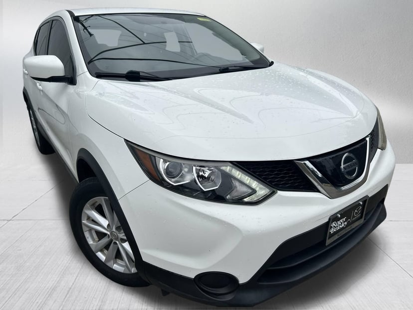 2018 Nissan Rogue Sport - Image 2