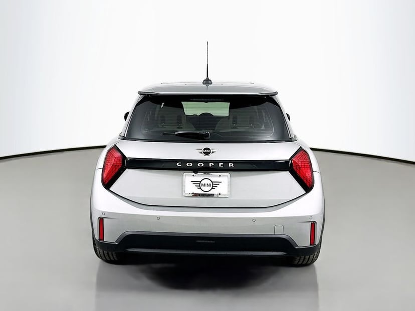 2025 MINI Hardtop - Image 3