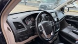 2014 Chrysler Town And Country - Preview 5