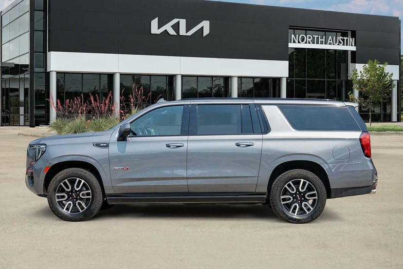 2022 GMC Yukon XL - Image 2