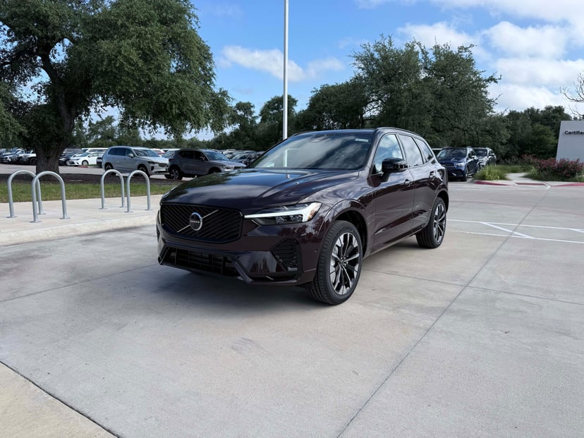 2026 Volvo XC60 - Image 1