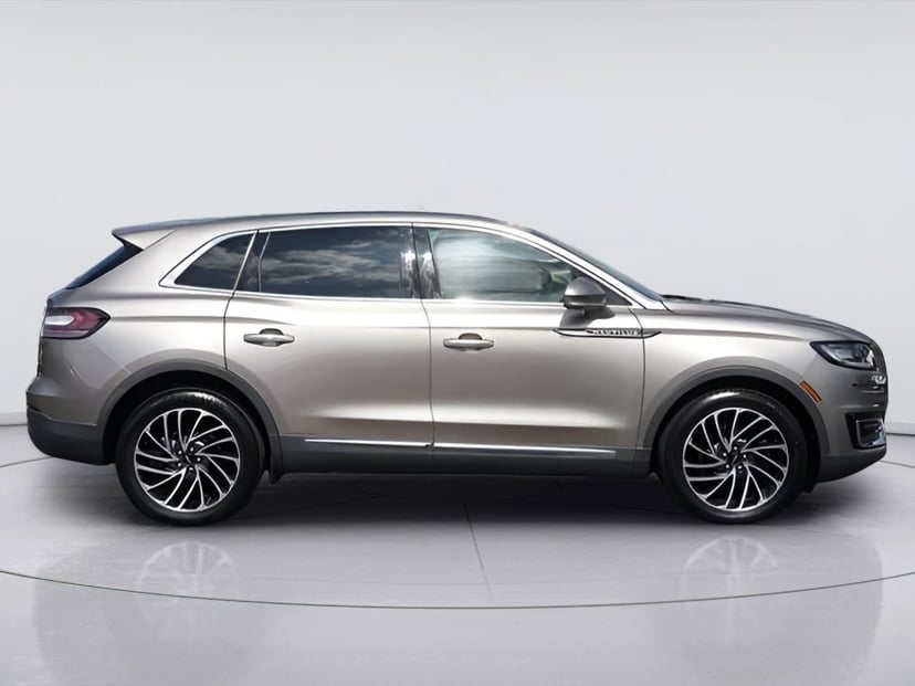 2020 Lincoln Nautilus - Image 2
