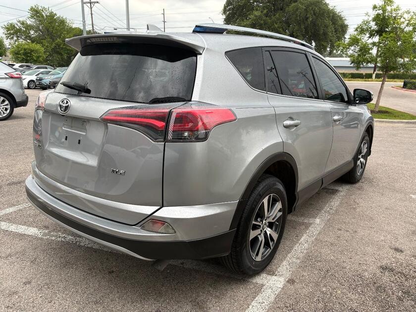 2018 Toyota RAV4 - Image 2