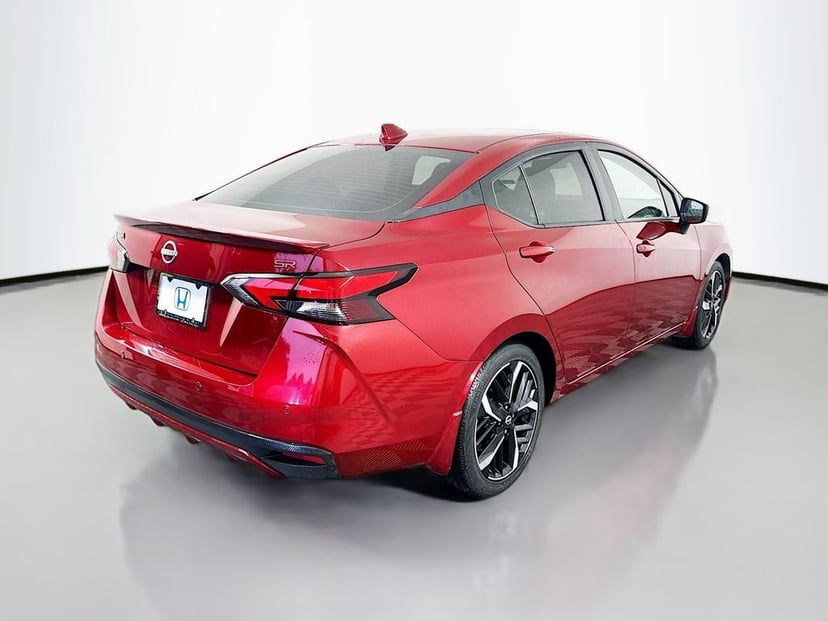 2023 Nissan Versa - Image 3