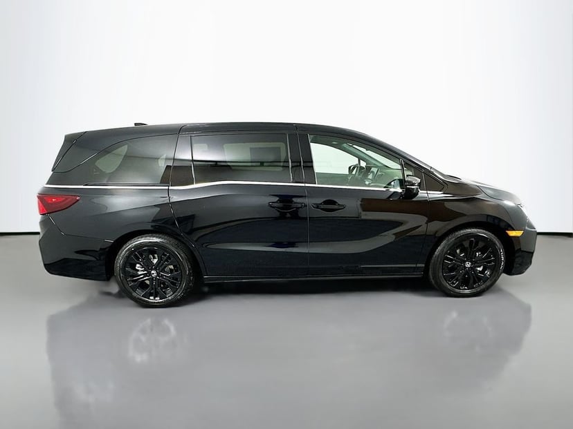2026 Honda Odyssey - Image 2