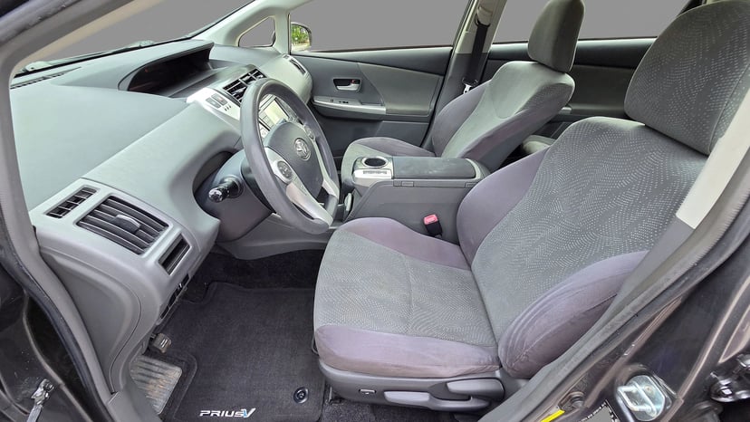 2012 TOYOTA Prius V - Image 3