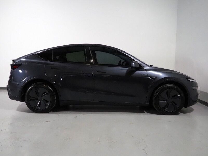 2026 Tesla Model Y Premium RWD - Image 2