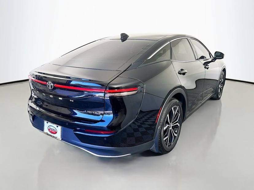 2024 Toyota crown - Image 3