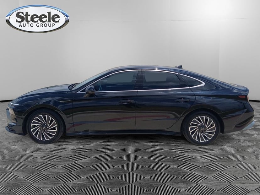 2024 Hyundai Sonata Hybrid - Image 2