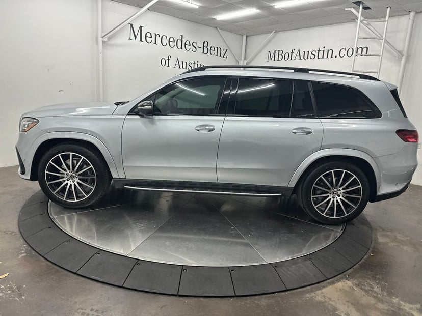 2026 Mercedes-Benz GLS - Image 2