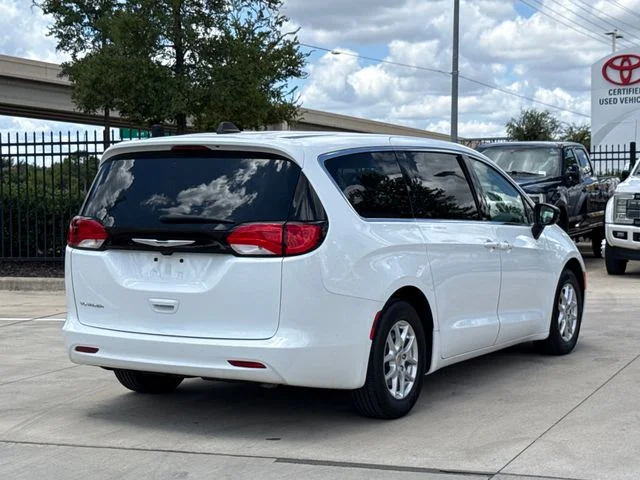 2024 Chrysler Voyager - Image 2
