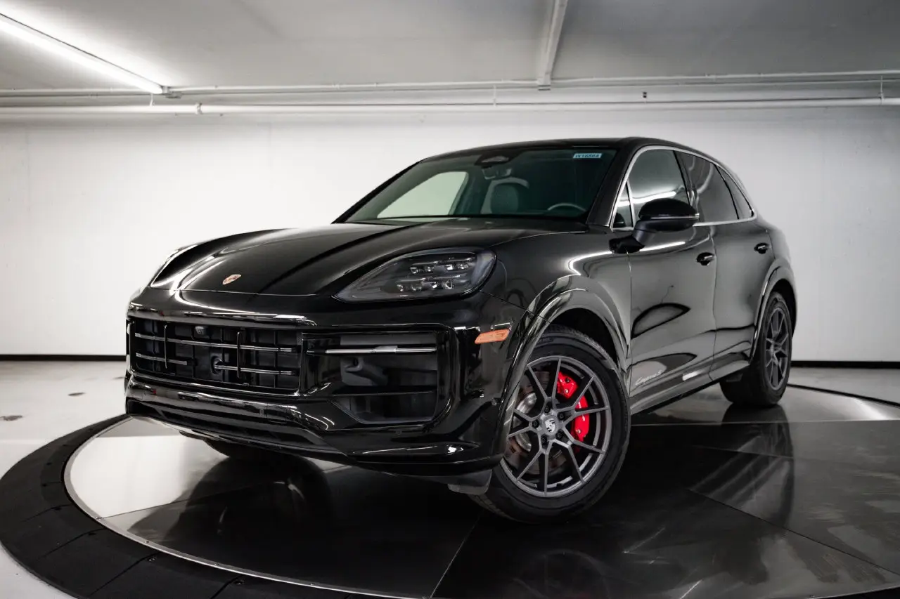 2026 Porsche Cayenne - Image 1
