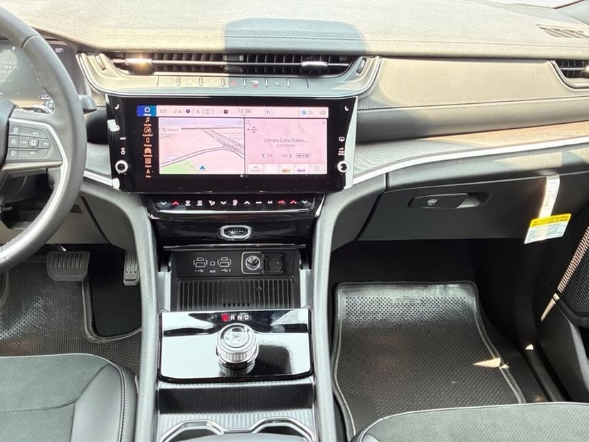 2026 Jeep Grand Cherokee L - Image 2