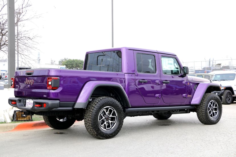 2026 Jeep Gladiator - Image 3