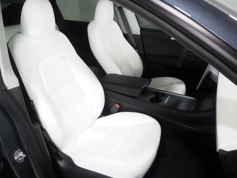 2023 Tesla Model Y Long Range AWD - Image 3