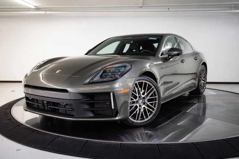 2026 Porsche Panamera - Image 1