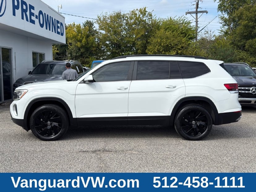 2024 Volkswagen Atlas - Image 1