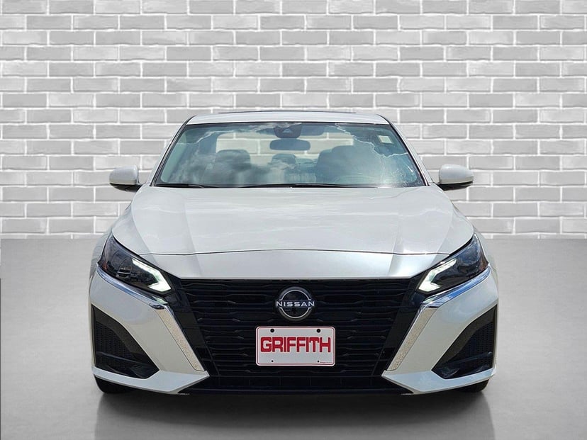 2023 Nissan Altima - Image 1