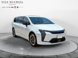 2027 Chrysler Pacifica - Preview 2