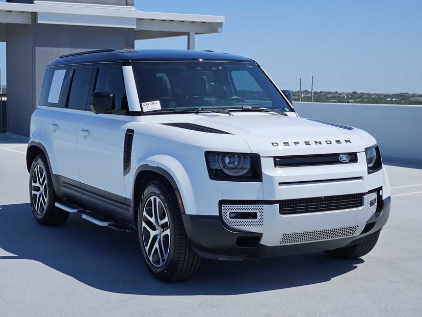 2025 Land Rover Defender - Image 3