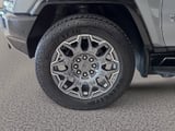 2025 GMC Hummer EV - Preview 6