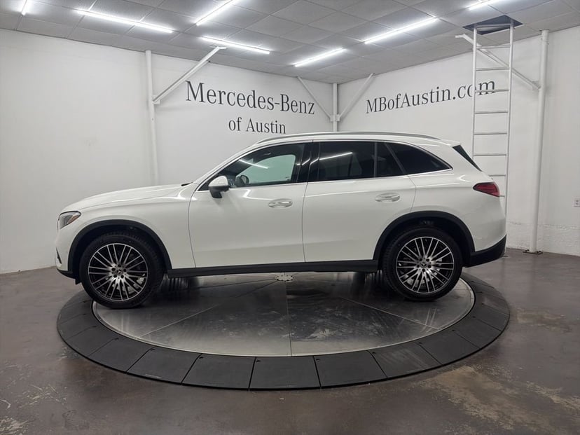 2026 Mercedes-Benz GLC - Image 2