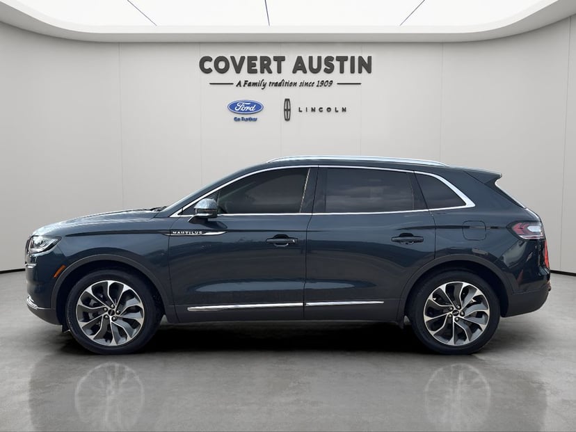 2023 Lincoln Nautilus - Image 2