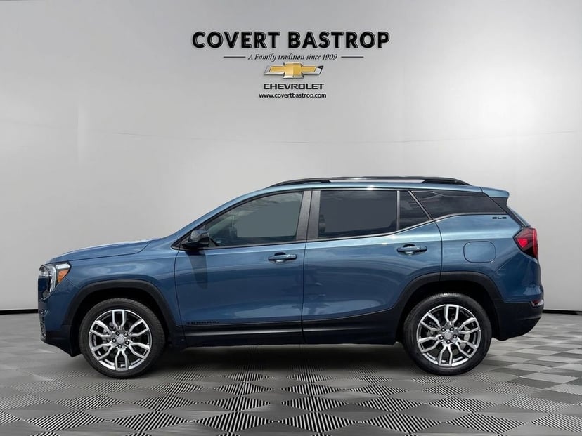 2024 GMC Terrain - Image 1