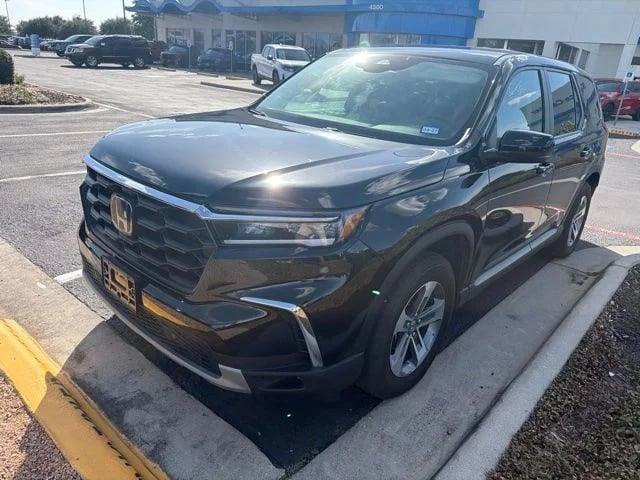 2025 Honda Pilot - Image 2